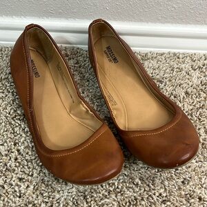 Brown ballet flats size 8